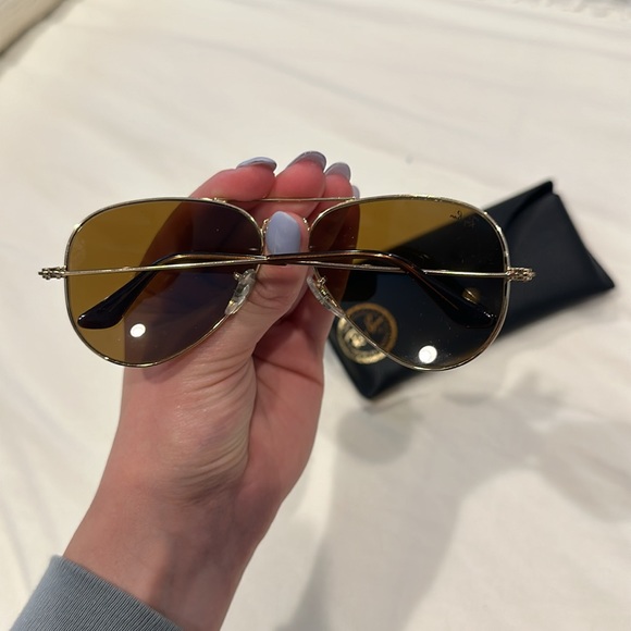 Ray-Bans Classic Aviators - Picture 4 of 10